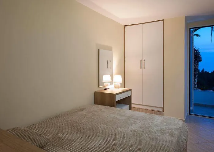 Vila Mia Pensión Fajã da Ovelha